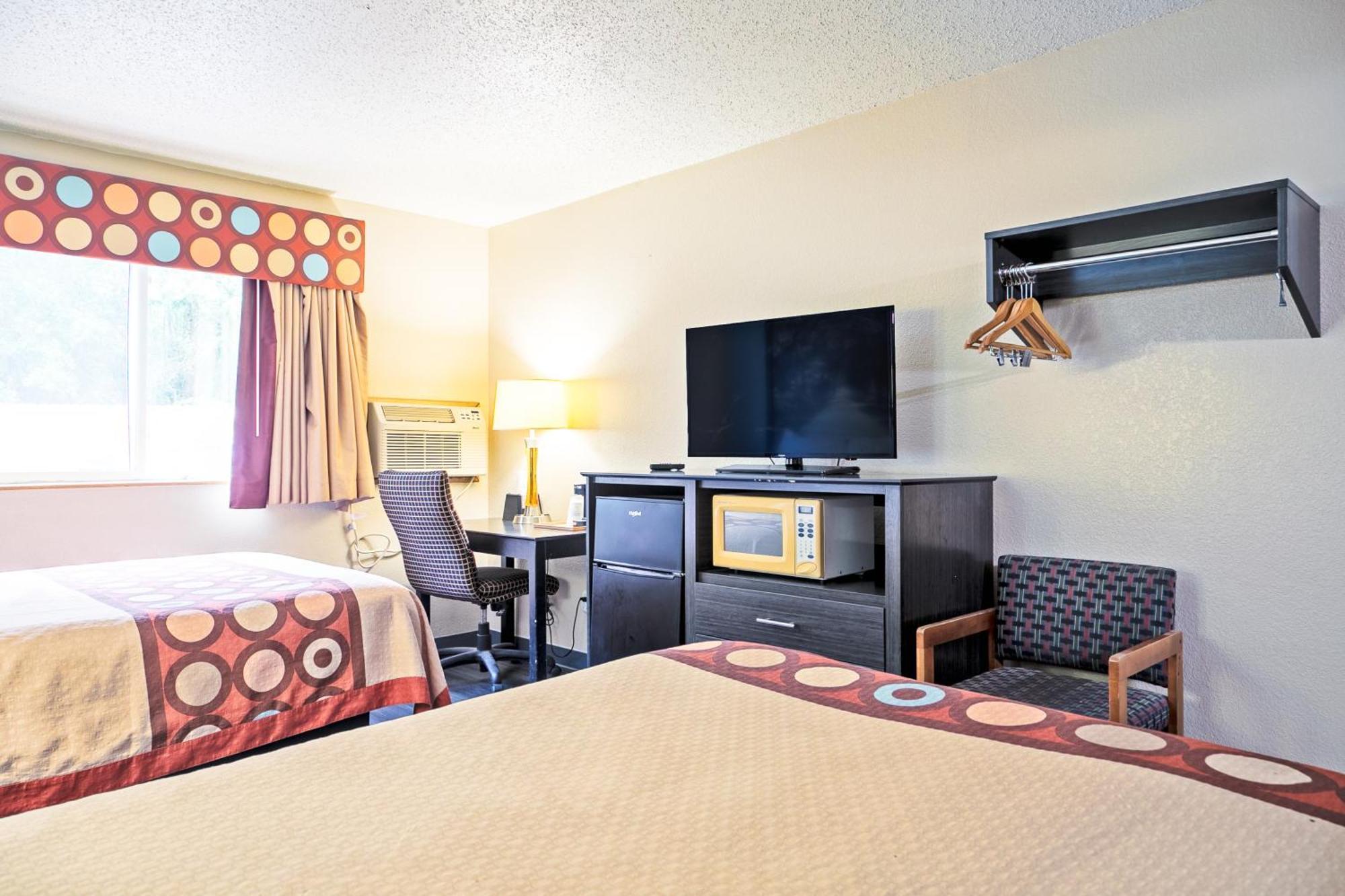 Super 8 By Wyndham Augusta Ft Eisenhower Area Exterior photo