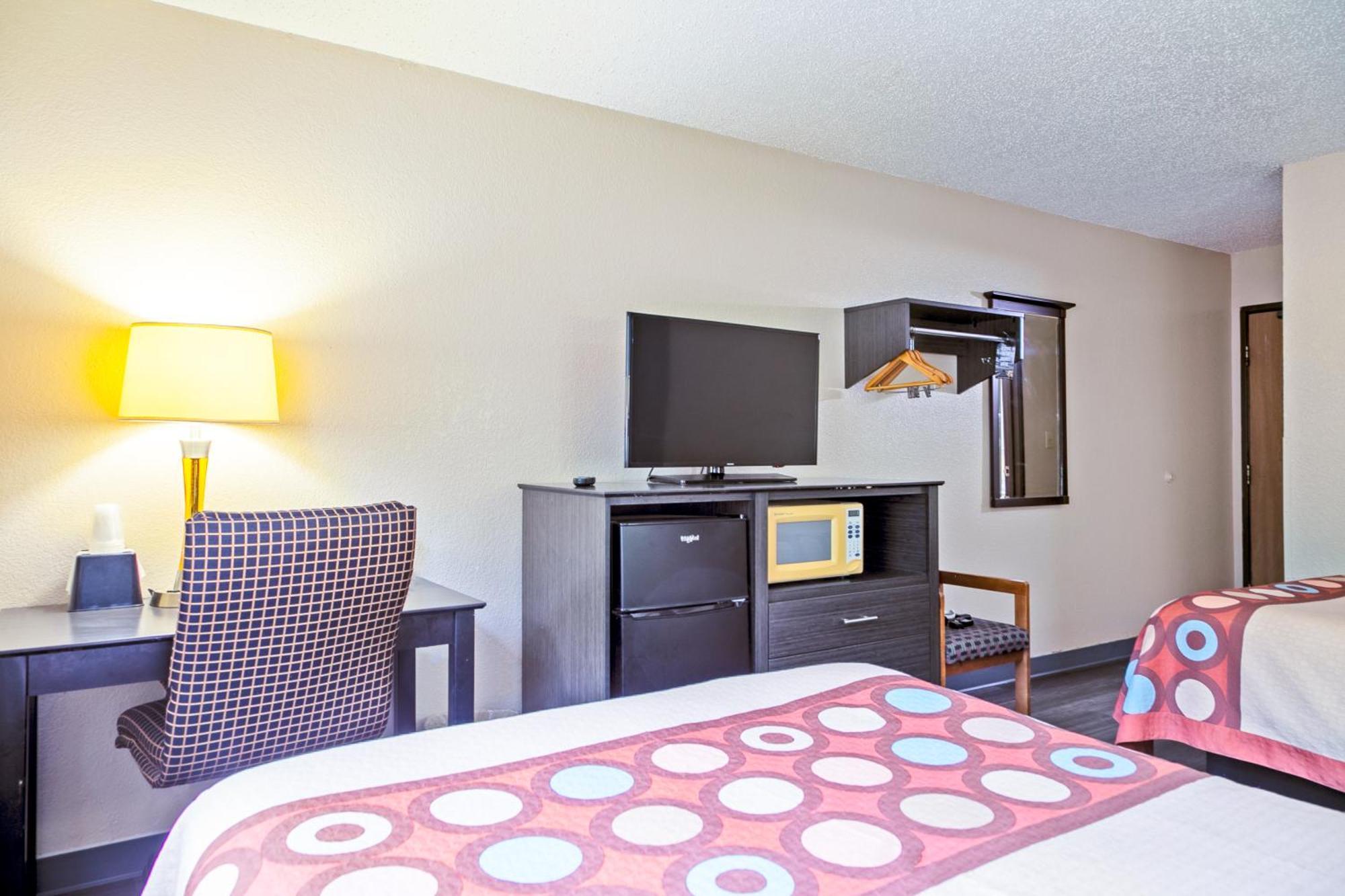 Super 8 By Wyndham Augusta Ft Eisenhower Area Exterior photo